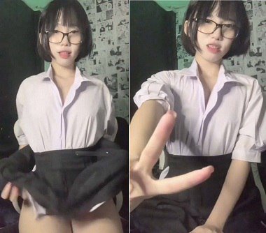 Clip sex học sinh vú nhỏ nứng lồn